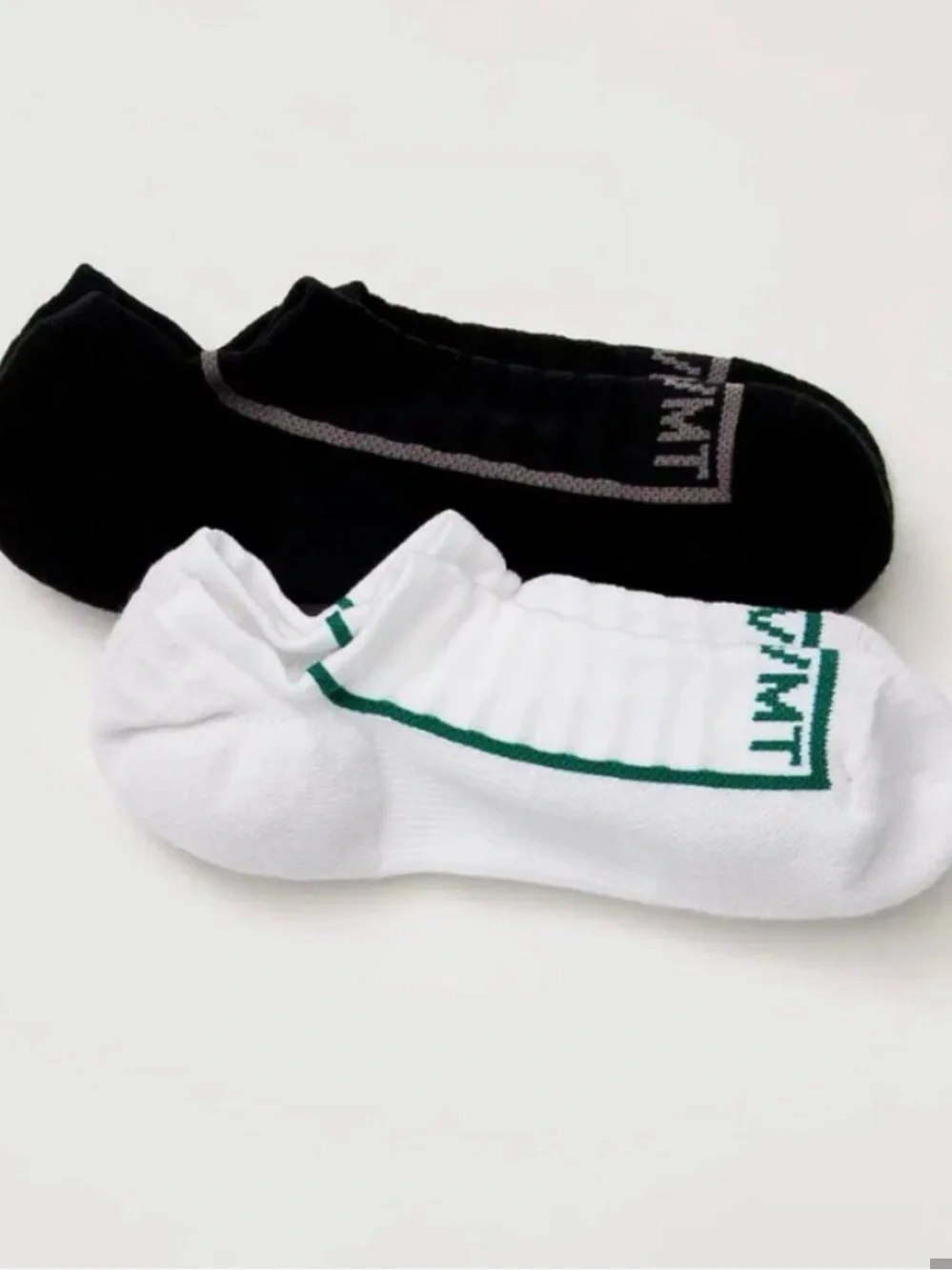 Free People Simple Sport No-Show Sock 2-Pack. NWT. Black and white